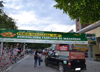 FEIRA SEMANAL DA AGRICULTURA FAMILIAR AGITA A ECONOMIA DE MACAÚBAS